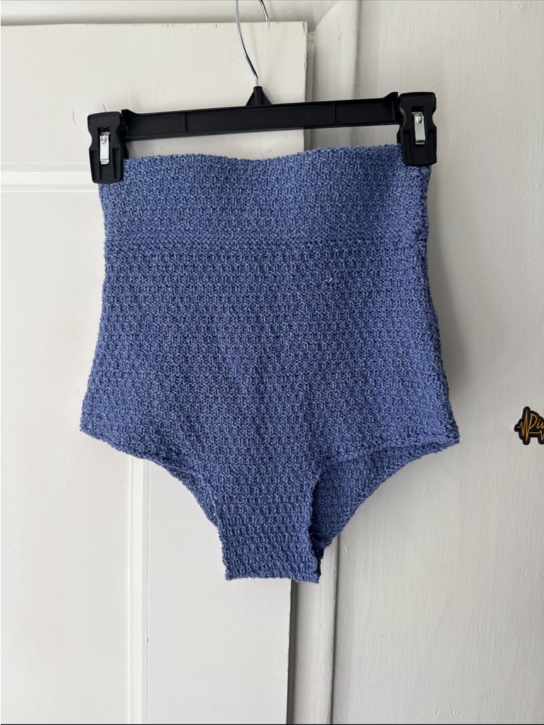 Zulu & Zephyr High-Waist Knit Shorts In Periwinkle